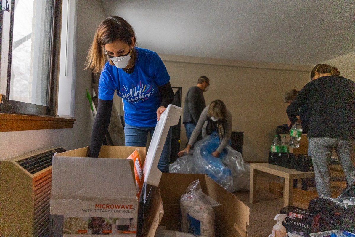 As hundreds of Afghan refugees flow into Minnesota, volunteers and aid agencies are stepping up to help. You can too.