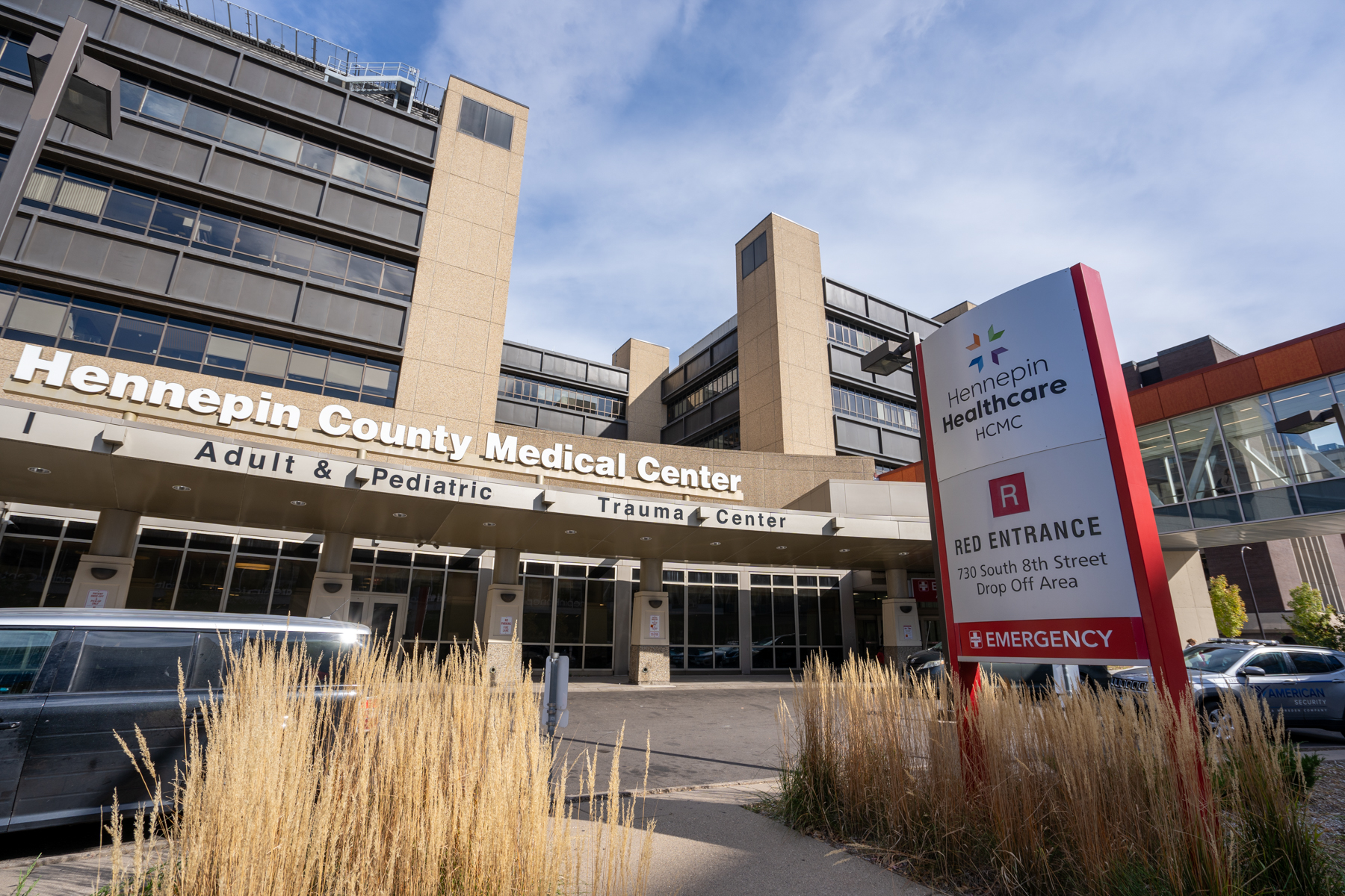 Minnesota man hospitalized with life-threatening injuries after ICE arrest