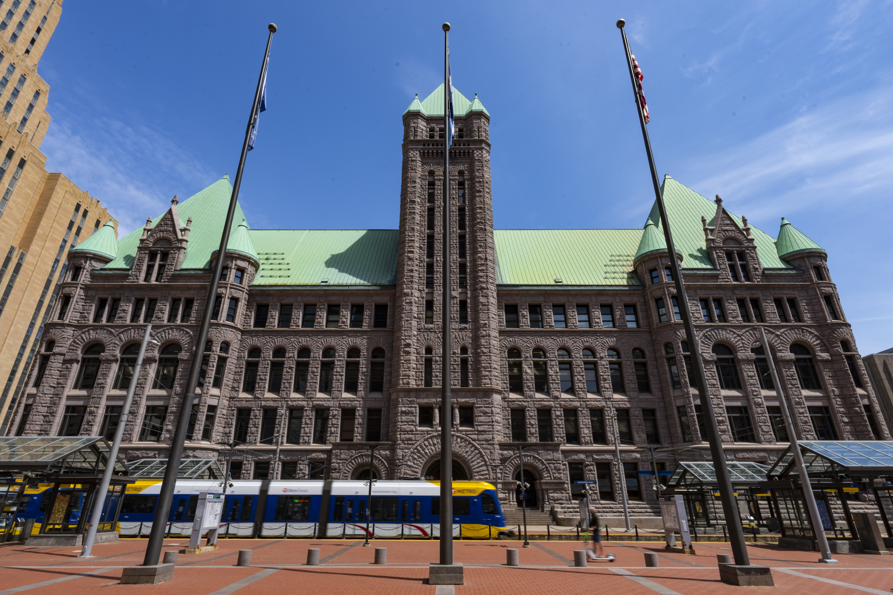 Minneapolis City Council passes ordinances to protect immigrant renters