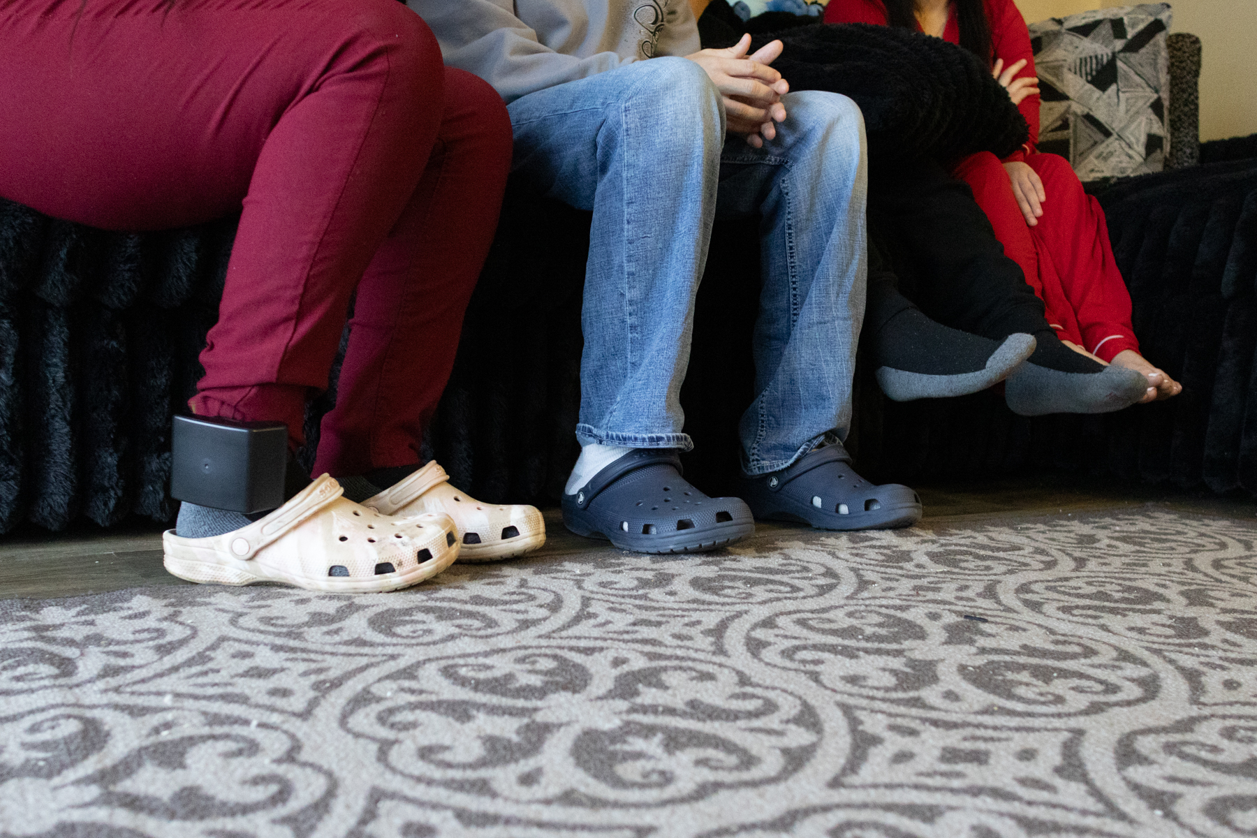 Isap Check In ICE requires ankle monitor for Mexican immigrant mother in Minnesota