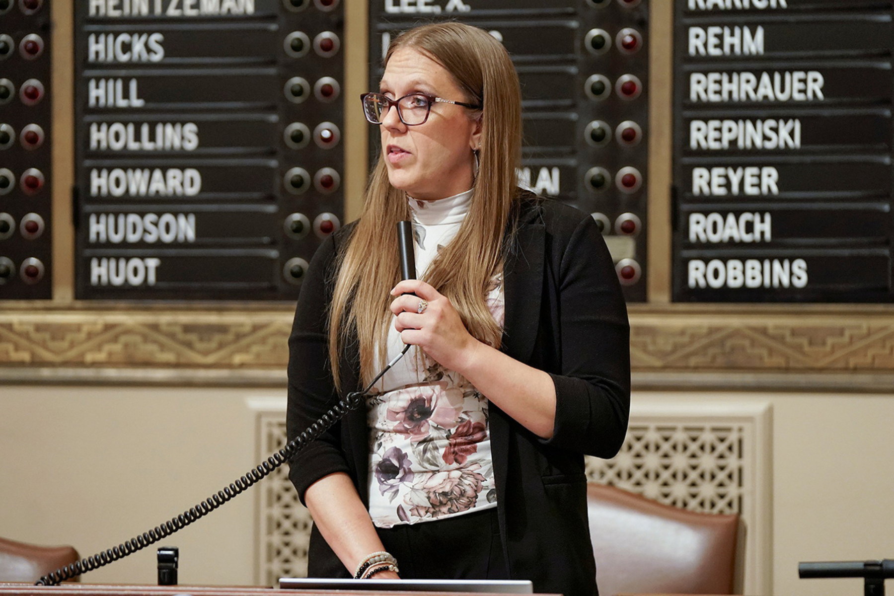 Advocates dismayed after Minnesota foster youth bill of rights stalls in legislature